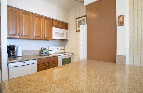 Historic Lahaina Front Street Condo | 6 th floor ocean front condo Outstanding Views! Weekly discounts available
