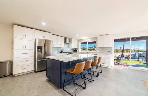 Suffolk Hills House | 600 E Eton Dr · *Tucson Oasis* Basketball Court | Pool | Hot Tub