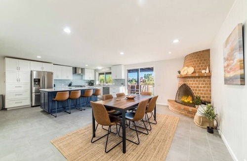 Suffolk Hills House | 600 E Eton Dr · *Tucson Oasis* Basketball Court | Pool | Hot Tub