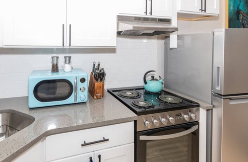 Albany Apartment | 610 Large Studio Downtown With Pool Table