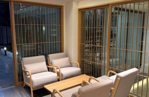 Khlong Kra Saeng Hotel | 611 Hotel