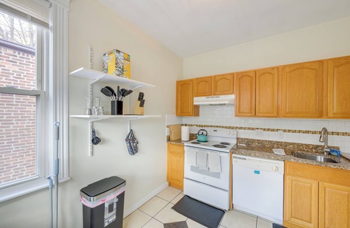Brookline Apartment | 65inTV:Free Parking:Longwood:King Bed:Full Kitchen