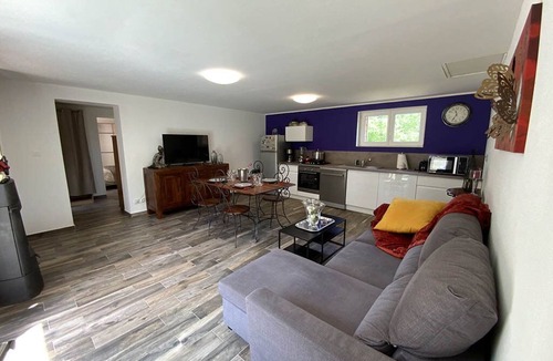 Carlucet Cottage | 65m² cottage.