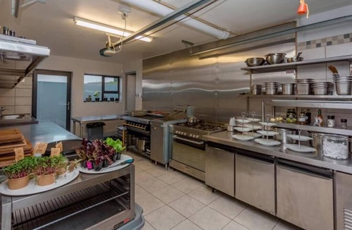 De Kelders Bed & Breakfast | 65onCliff - Langbaai