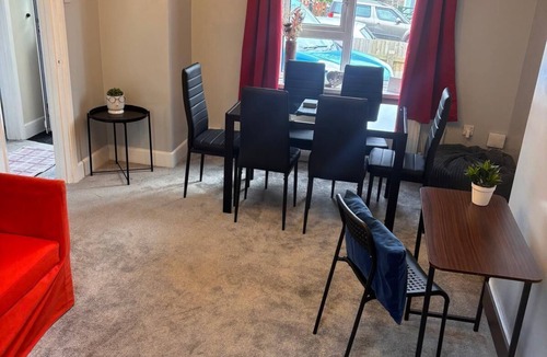 Southampton House | 66 Outer Circle – Hospital & Contractor Stay