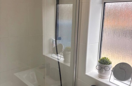 Southampton House | 66 Outer Circle – Hospital & Contractor Stay