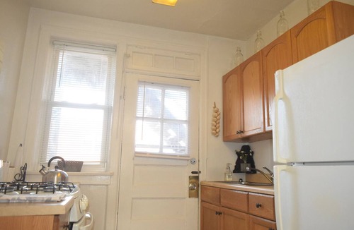 St. Louis Apartment | 6647 1W | Quaint Studio in Central St. Louis