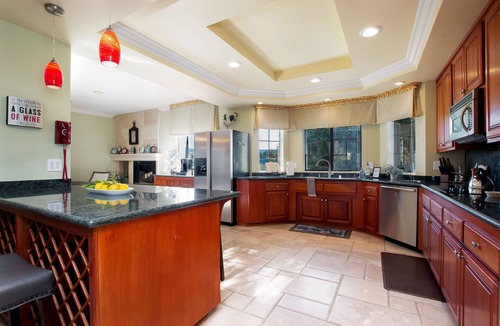 Temecula House | 6b/4.5 bath PERMITTED TEMECULA WINE COUNTRY VACATION ESTATE