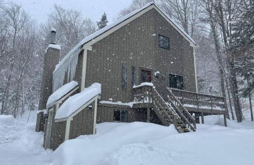 West Dover Villa | 6BD 3BA - Mount Snow VT - Ski-Back Trail - Shuttle