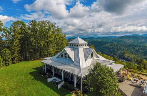 Tellico Plains House | 6BD, 5 Bath - Mountaintop Mansion in the Sky