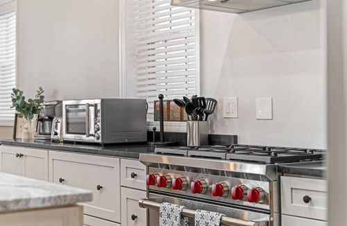 River North Apartment | 6BD/5BTH + Roofdeck - Downtown Chicago!