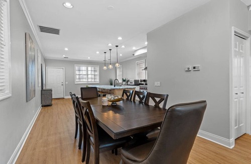 River North Apartment | 6BD/5BTH + Roofdeck - Downtown Chicago!