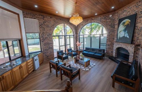 Macgregor House | 6bed Macgregor Home