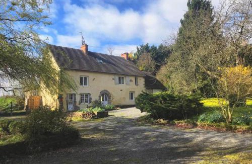 Feugeres House | 6Bed-Sleeps12-GroupRetreat-YogaStudio-PetFriendly