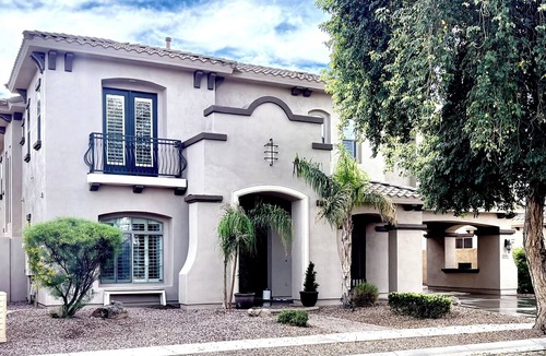 Power Ranch House | 6BR+ 5 Bath Luxury Desert Villa Resort Heated Saltwater Pool – Sleeps 12+