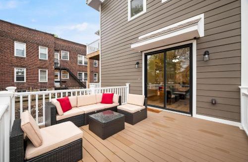 Point Breeze North Apartment | 6BR Group Retreat w/BBQ, Game Room, and Parking