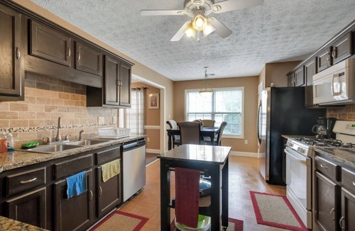 Locust Grove House | 6BR Home Spacious Yard + Grill Peaceful Suburb
