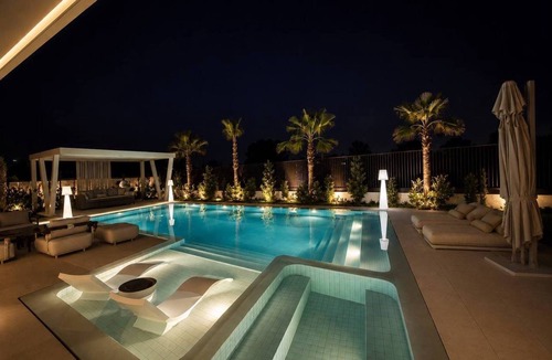 Dubai House | 6BR Lamborghini Luxury Villa | Cinema, Spa & Pool