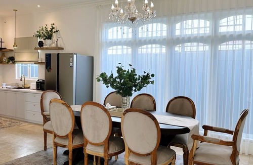 Pemecutan Kelod Villa | 6BR, Large Group, GREAT VALUE, Free Daily Housekeeping, Strategic Location!
