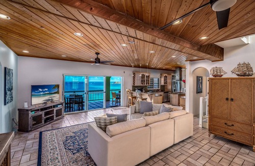 Nazareth Villa | 6br Oceanfront! AMAZING views, 5 beaches wi/in a mile!