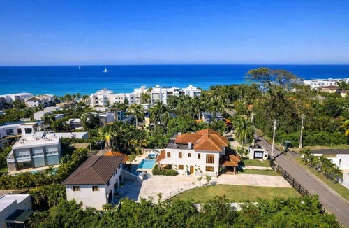 Sosua House | 6BR Villa-Apt 2-Min Walk to Beach
