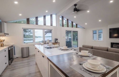 Trent Hills Cottage | 6BR Waterfront Escape | Perfect for Multi-Family Groups