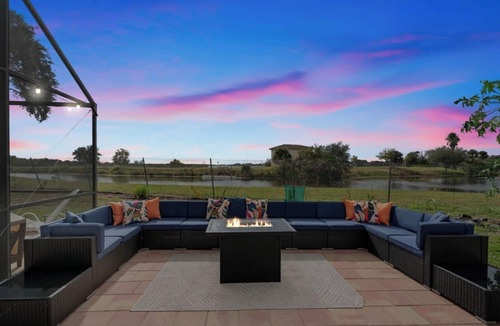 Largo Villa | 6BR Waterfront Heated Pool Hot Tub Game Room