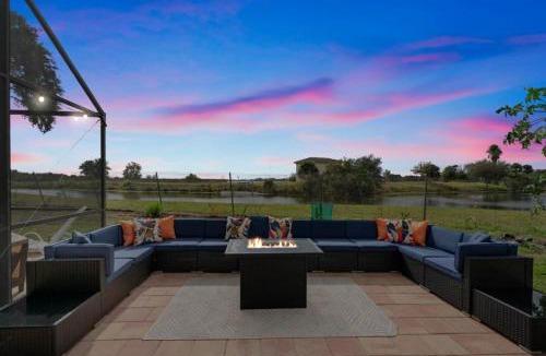 Largo Villa | 6BR Waterfront Heated Pool Hot Tub Game Room