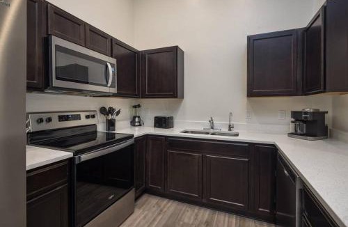 Moab South Valley Apartment | 6K Top Floor Moab RedCliff Condo, POOL & HOT TUB