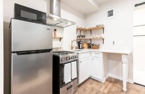 Central Tacoma House | 6th Ave district studio Quiet Prkng