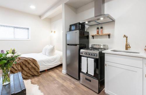 Central Tacoma House | 6th Ave district studio Quiet Prkng