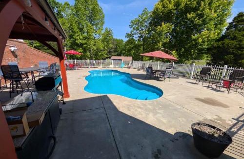 Cleveland House | 7 Acres