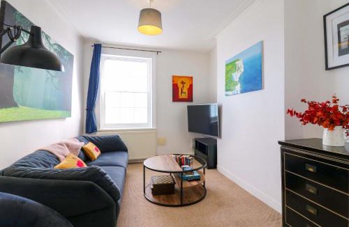 Dover House | 7 Athol Terrace