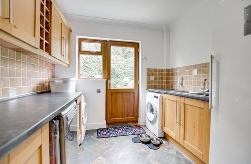 Tresowes Cottage | 7 Bed in Ashton (oc-p00891)