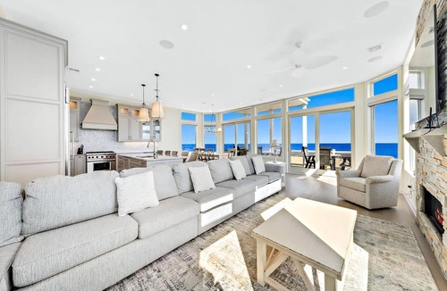 North Beach Haven House | 7 bedroom accommodation in Peahala Park