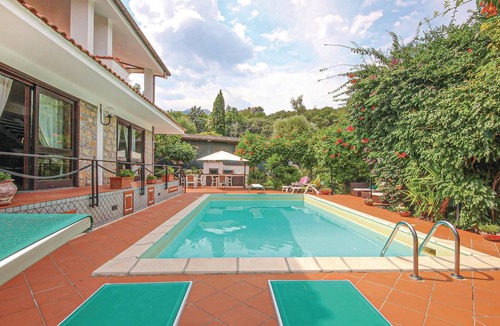 Scario House | 7 bedroom accommodation in Scario SA