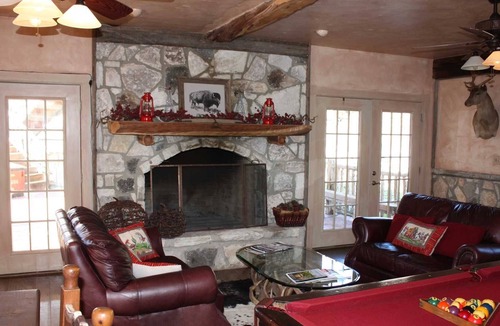 Tarpley House | 7 Canyons Ranch - Spotted Bass Room