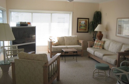 Ocean Isle Beach Cottage | 7 Duneside Drive-Smith