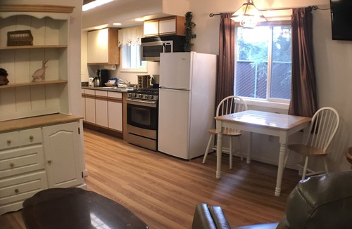 College Bed & Breakfast | 7 Gables Inn & Suites