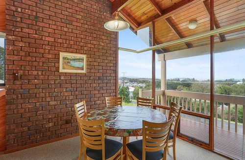 Encounter Bay House | 7 Harpoon Ave - Lovely Sea Views Across Encounter Bay