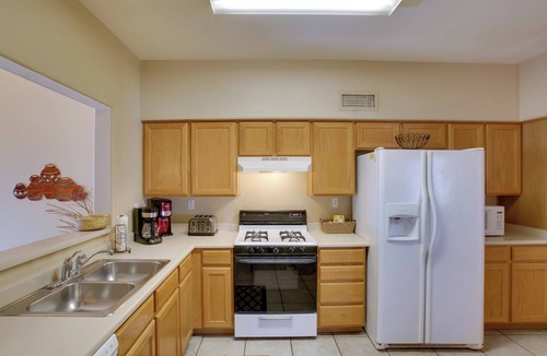 Park Center Place House | 7 Mi to Mill Ave: BBQ-Ready Mesa Townhouse