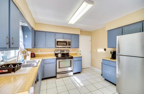 Tropic House | 7 Mi to Satellite Beach: Melbourne Home w/Yard