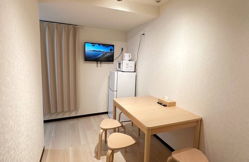 Higashiikebukuro Apartment | 7 min walk from nearest station, near Otsuka station on Yamanote line, 4 lines and 4 stations available. ‼️ Walking distance from Ikebukuro, super convenient transportation. ‼️ 55.67 ㎡ on 2nd floor, for large groups, ideal for family/group travel.