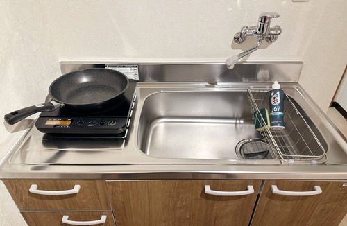 Higashiikebukuro Apartment | 7 min walk from nearest station, near Otsuka station on Yamanote line, 4 lines and 4 stations available. ‼️ Walking distance from Ikebukuro, super convenient transportation. ‼️ 55.67 ㎡ on 2nd floor, for large groups, ideal for family/group travel.