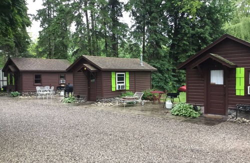 Honor Cabin | 7 Modernized Cozy Cabins Together On The Platte River!