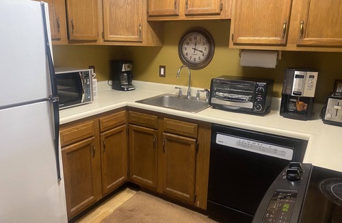 Beverly Condo | 7 month lease. Includes utilities. Furnished, 2 floors/2 bdrm/2 bath