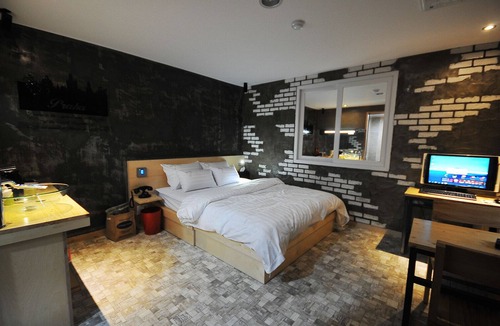 Gimhae Hotel | 7 Motel