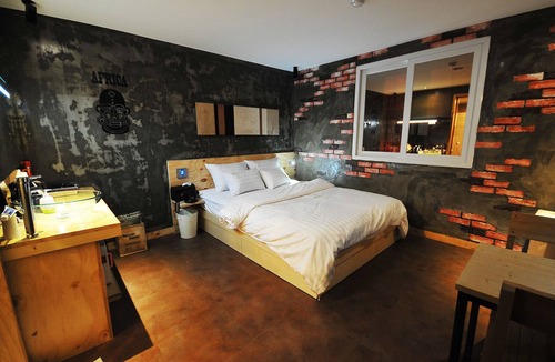 Gimhae Hotel | 7 Motel