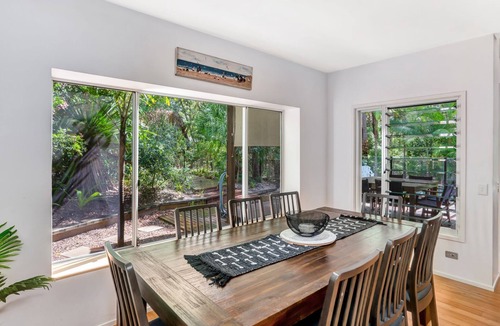 Rainbow Beach House | 7 Naiad Court - Rainbow Shores. Swimming Pool and Walk To Beach. Aircon. Wi-Fi.