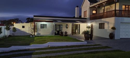 Bredasdorp House | 7 on South
